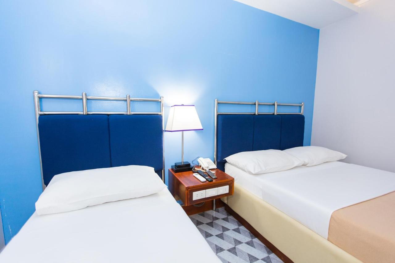 Hotel Valencia Esterno foto
