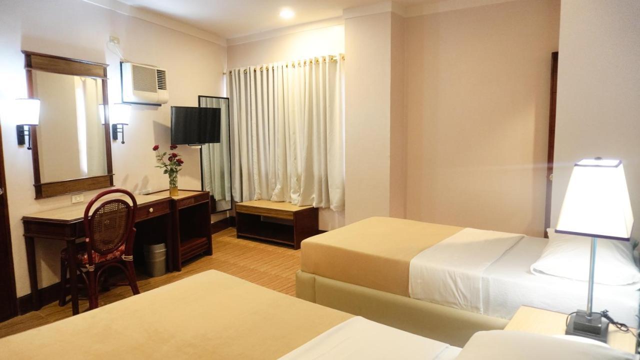 Hotel Valencia Esterno foto