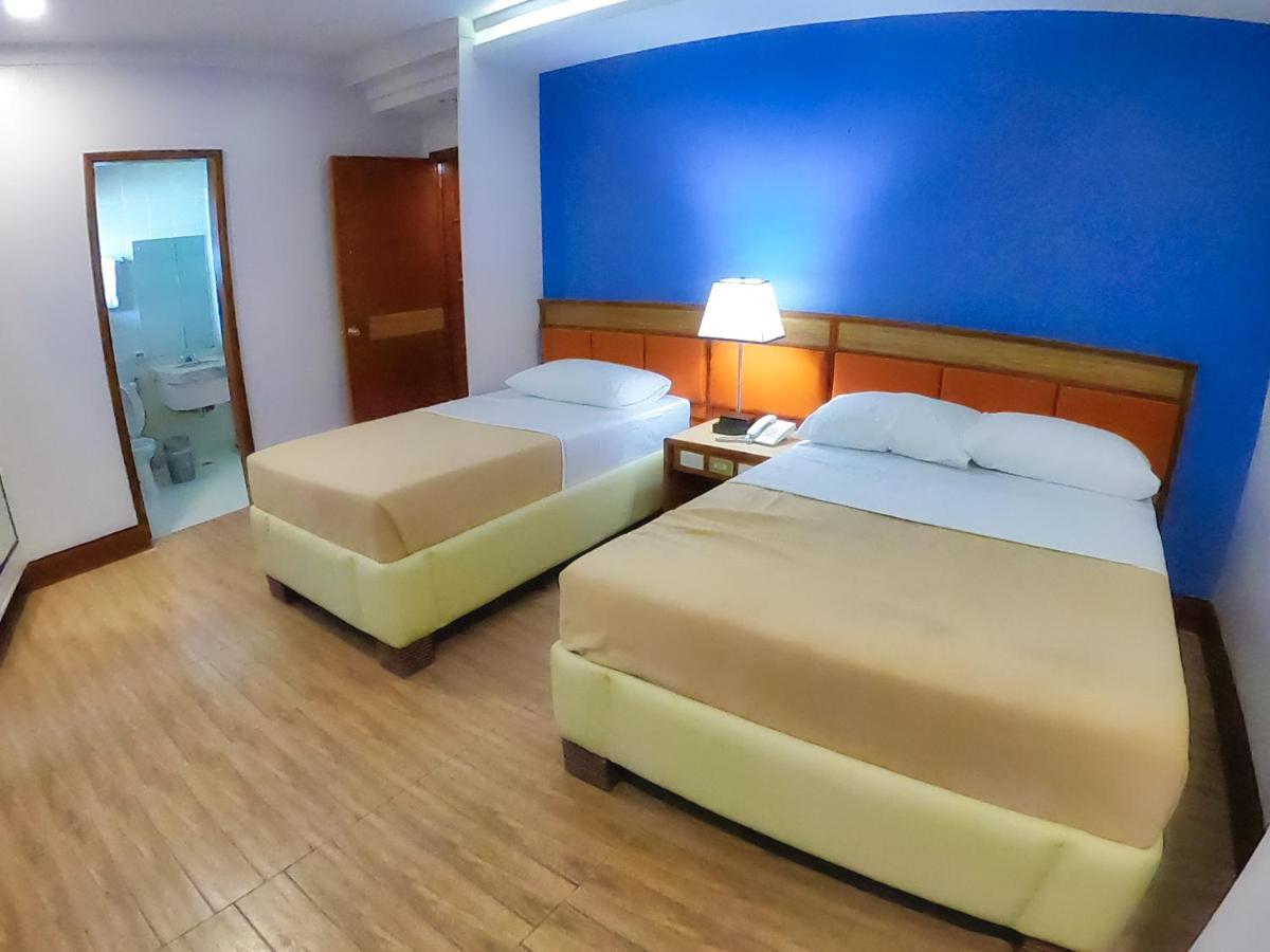 Hotel Valencia Esterno foto